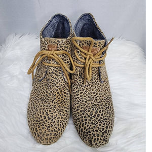 TOMS Women's Suede Bootie Desert Wedge Leopard Print Size 6.5